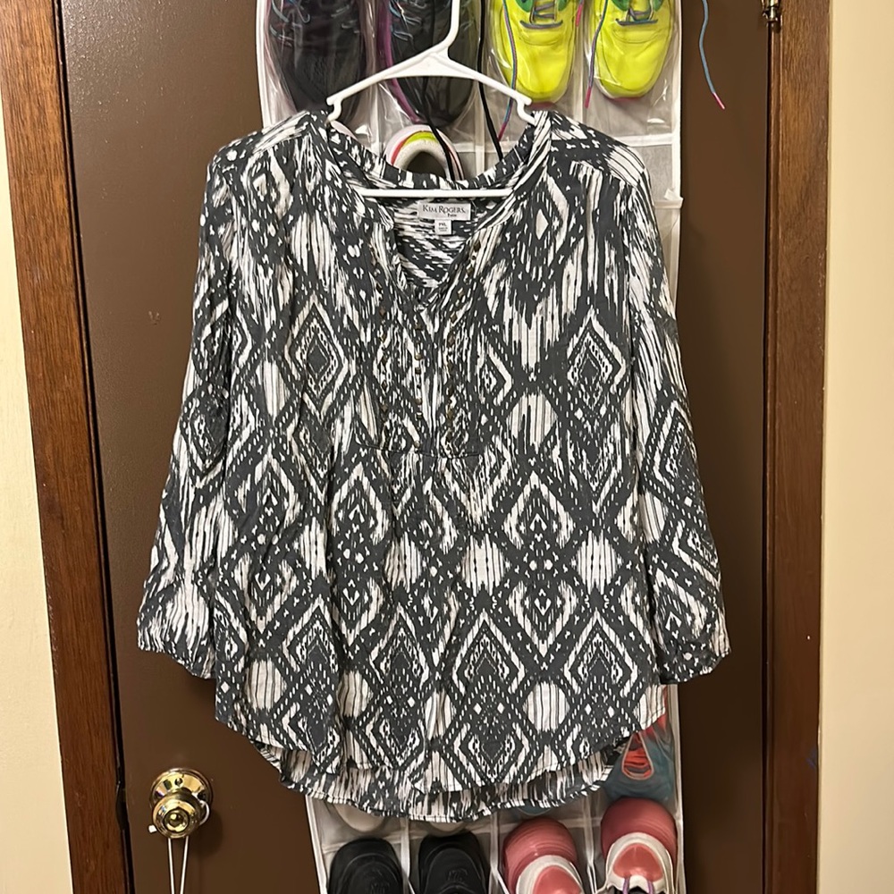 Kim rogers petite, PXL. Grey and white,